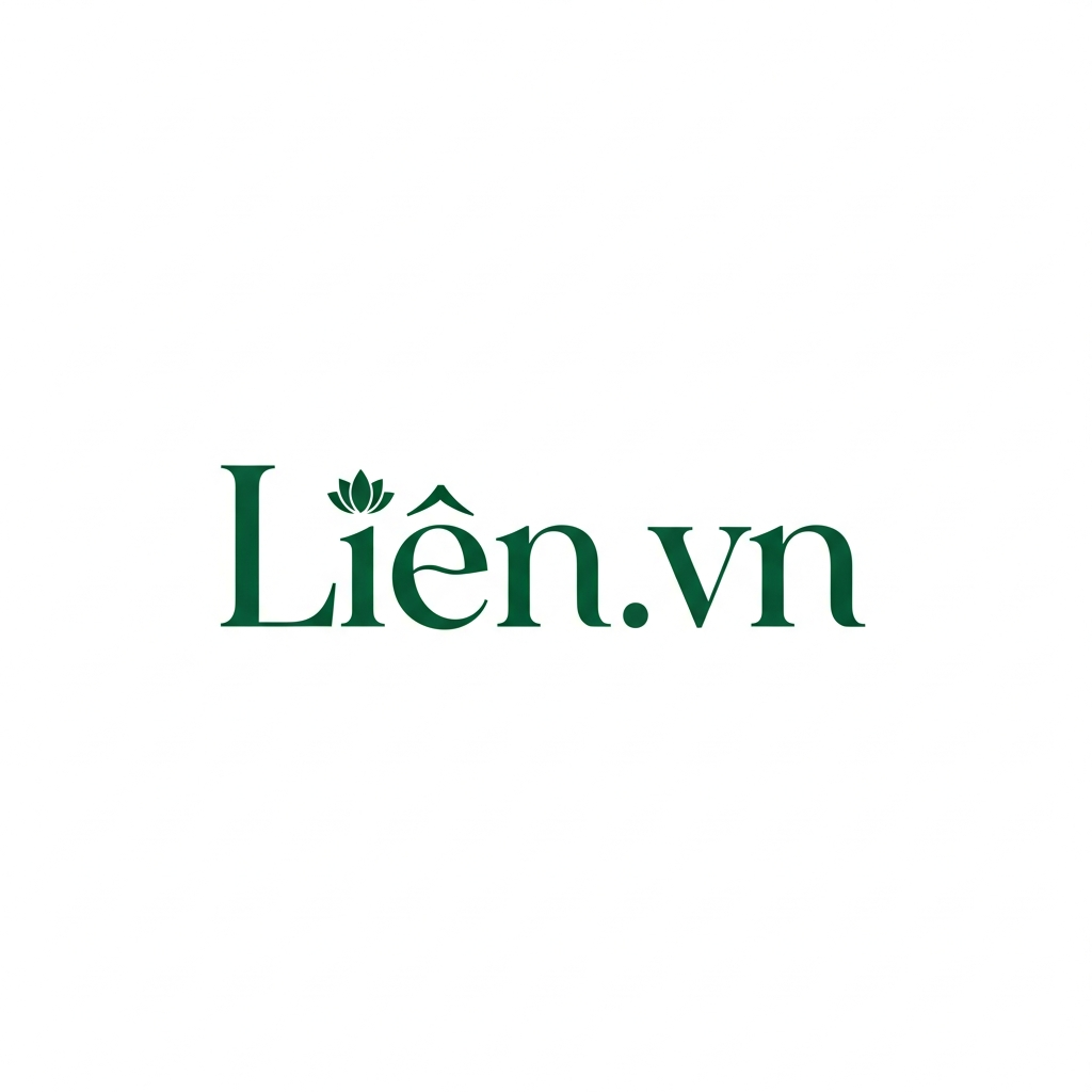 Bộ suit nữ quyền lực của Liên Việt Nam